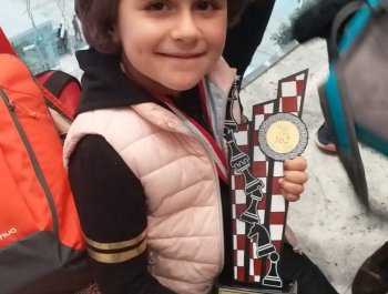FYAkademi öğrencisi Ayşe Ece Soykan TCDD Turnuvası 7 Yaş Kızlar ikincisi